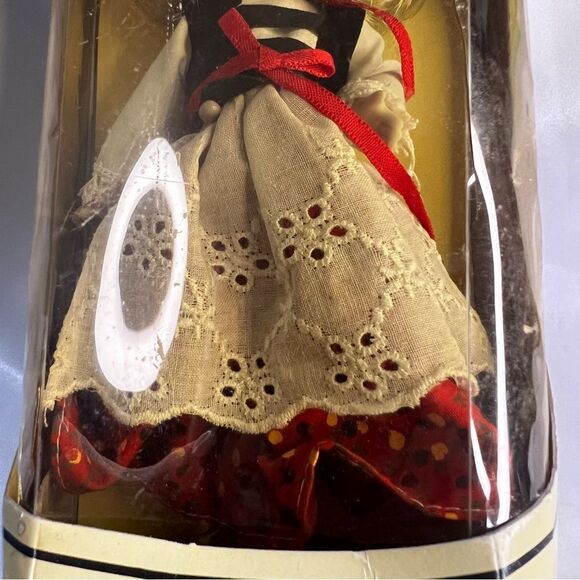 Vintage The Porcelain Collection  International Series  All 4 Dolls included - Picture 4 of 16